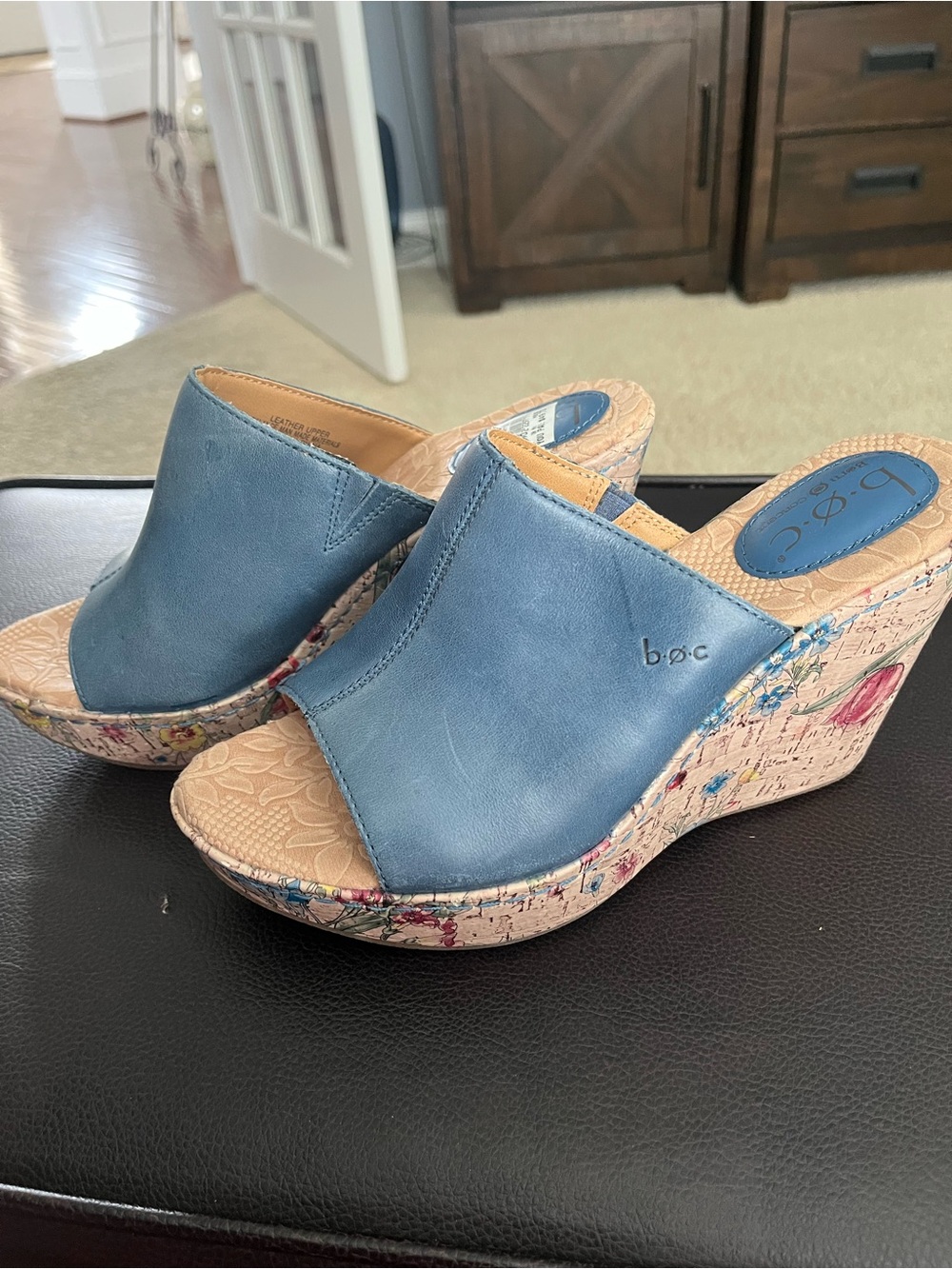 b.o.c. Women's Blue Leather Cork Wedge Slide